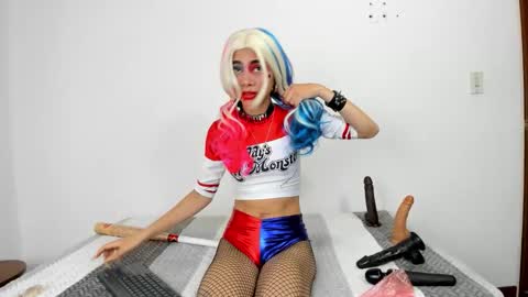 Snapshot of tylor_martinez chatting on October 31, 7:51 pm Tylor Martinez online show from October 31, 7:51 pm