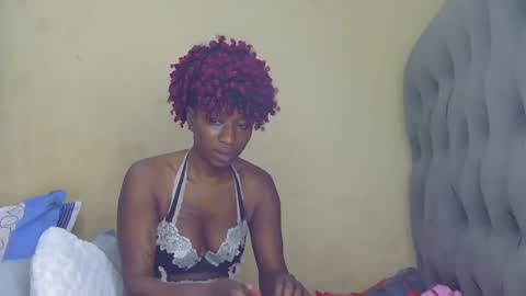 tynniee online show from March 28, 11:14 pm