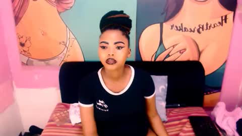 Snapshot of tyrabangz chatting on October 16, 7:05 pm Tyra online show from October 16, 7:05 pm