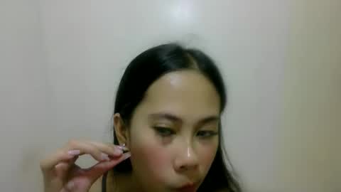 Snapshot of ube_halaya chatting on September 27, 9:05 am Rona online show from September 27, 9:05 am