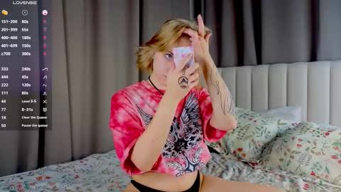 Snapshot of udeleclive chatting on October 23, 3:07 pm Polly online show from October 23, 3:07 pm