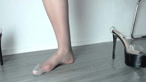 Snapshot of ukk_bit chatting on March 5, 3:51 am Megan online show from March 5, 3:51 am