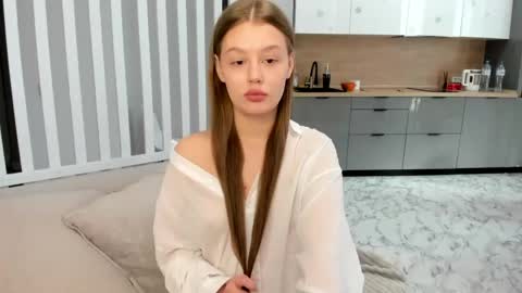 Melena online show from April 18, 3:09 am