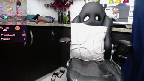 Snapshot of umaranni chatting on October 28, 1:50 pm Umaranni online show from October 28, 1:50 pm