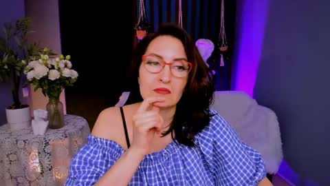 UnaTera online show from April 10, 6:30 am