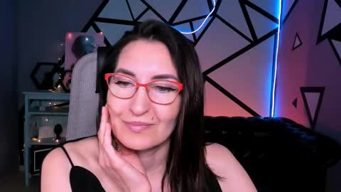 UnaTera online show from June 5, 6:52 am
