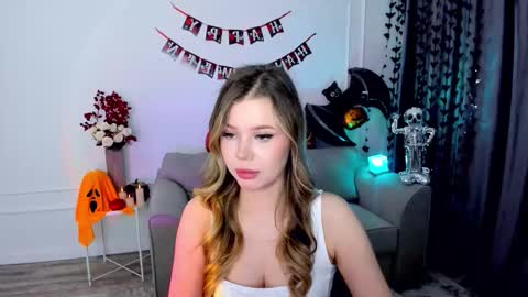 Snapshot of unforgettablalice chatting on October 12, 7:49 pm Alice online show from October 12, 7:49 pm