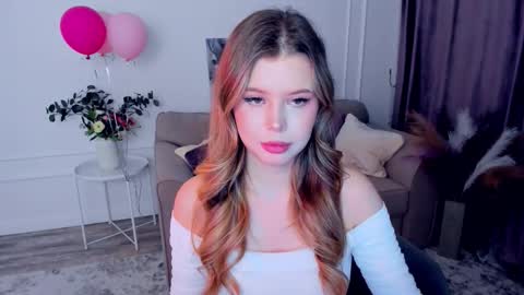 Snapshot of unforgettablalice chatting on September 17, 7:56 pm Alice online show from September 17, 7:56 pm