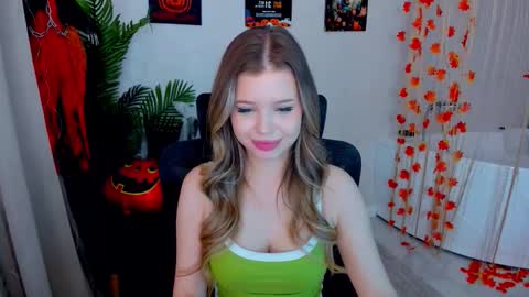 Snapshot of unforgettablalice chatting on October 29, 8:22 pm Alice online show from October 29, 8:22 pm