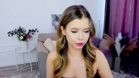 Snapshot of unforgettablalice chatting on September 10, 11:43 am Alice online show from September 10, 11:43 am