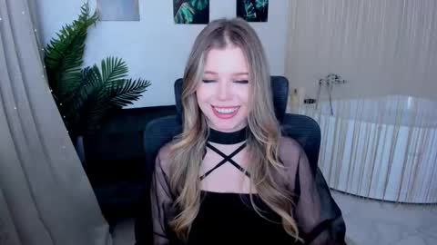 Snapshot of unforgettablalice chatting on September 28, 6:35 pm Alice online show from September 28, 6:35 pm