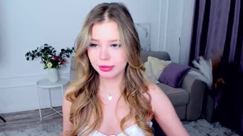 Snapshot of unforgettablalice chatting on September 29, 7:52 pm Alice online show from September 29, 7:52 pm