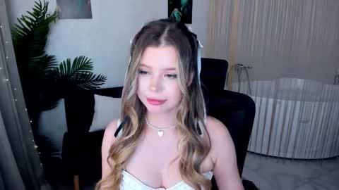 Snapshot of unforgettablalice chatting on September 20, 11:52 am Alice online show from September 20, 11:52 am