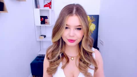 Snapshot of unforgettablalice chatting on February 20, 11:42 am Alice online show from February 20, 11:42 am