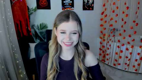 Snapshot of unforgettablalice chatting on October 11, 11:36 am Alice online show from October 11, 11:36 am