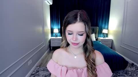 Snapshot of unforgettablalice chatting on October 5, 8:03 pm Alice online show from October 5, 8:03 pm