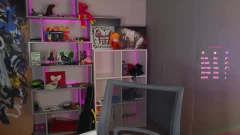 Snapshot of unknownstatus chatting on September 11, 3:40 am ShizukaShizuSHIZ online show from September 11, 3:40 am