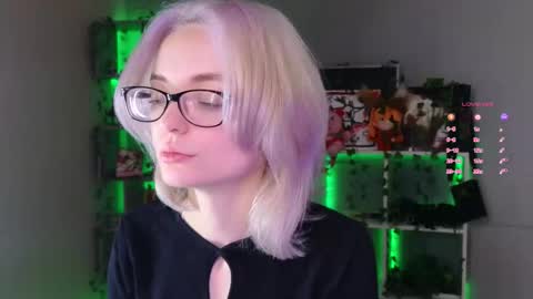 Snapshot of unknownstatus chatting on September 25, 4:00 am ShizukaShizuSHIZ online show from September 25, 4:00 am