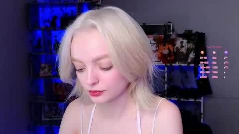 Snapshot of unknownstatus chatting on September 22, 3:05 am ShizukaShizuSHIZ online show from September 22, 3:05 am