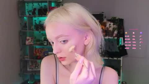 Snapshot of unknownstatus chatting on September 23, 3:26 am ShizukaShizuSHIZ online show from September 23, 3:26 am