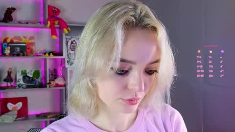 Snapshot of unknownstatus chatting on September 10, 3:39 am ShizukaShizuSHIZ online show from September 10, 3:39 am