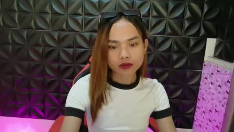 urasian_crisa online show from April 25, 2:03 pm