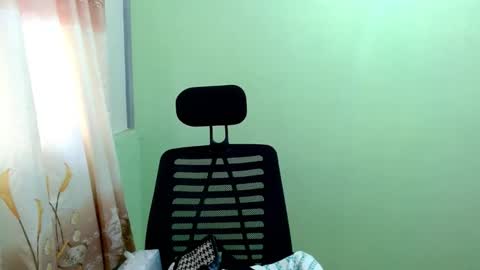 Snapshot of urasian_joy chatting on October 12, 4:26 am urasian_joy online show from October 12, 4:26 am