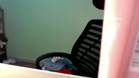 Snapshot of urasian_joy chatting on October 10, 9:25 am urasian_joy online show from October 10, 9:25 am