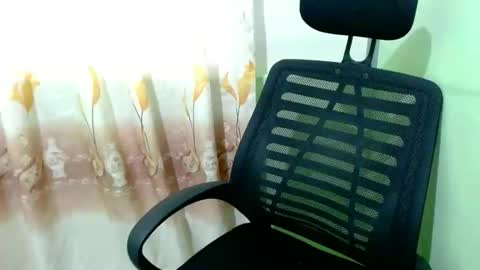 Snapshot of urasian_joy chatting on October 24, 8:10 am urasian_joy online show from October 24, 8:10 am