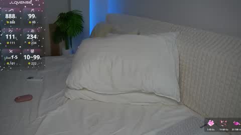 Snapshot of urblonde001 chatting on October 31, 12:01 am Ksenia Pterson online show from October 31, 12:01 am