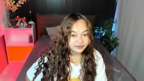 Snapshot of urfavouritecravings chatting on October 19, 12:56 am Scarlet online show from October 19, 12:56 am