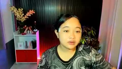 Snapshot of urfavouritecravings chatting on November 2, 4:16 am Scarlet online show from November 2, 4:16 am