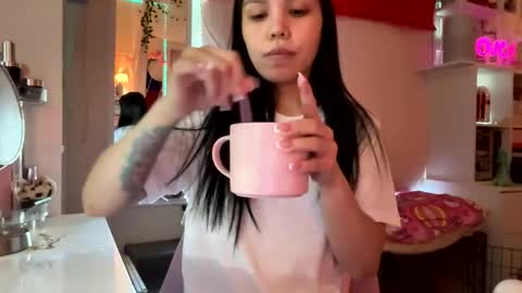 urlittlefilipina online show from December 19, 4:43 pm