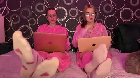urmissalice online show from December 6, 3:55 pm