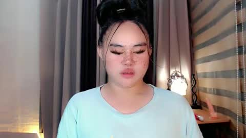 Snapshot of urnaughty_ceciliaxxx chatting on November 1, 12:48 am cecilia online show from November 1, 12:48 am