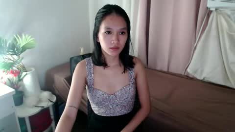 Petite hennesy online show from November 29, 4:00 pm