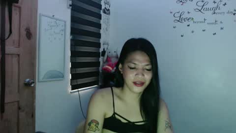 Snapshot of urpreciouspinayxxx chatting on March 5, 2:03 am hi im kim online show from March 5, 2:03 am