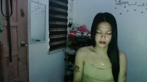Snapshot of urpreciouspinayxxx chatting on February 4, 2:17 am hi im kim online show from February 4, 2:17 am