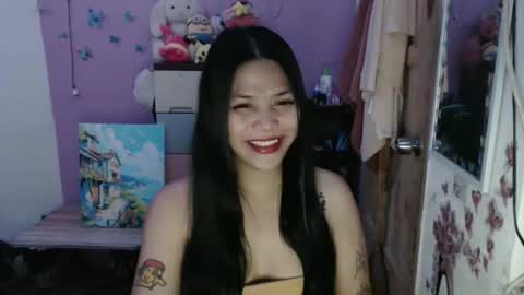 hi im kim online show from May 2, 11:24 am