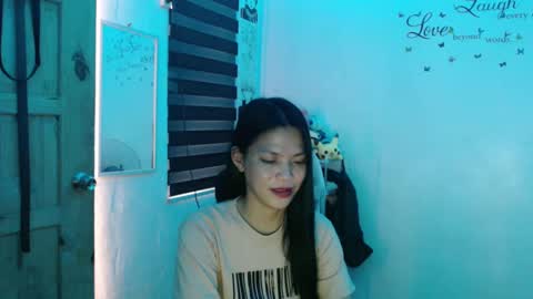 Snapshot of urpreciouspinayxxx chatting on February 20, 2:07 am hi im kim online show from February 20, 2:07 am