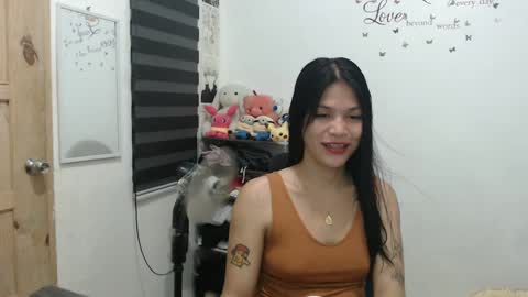 Snapshot of urpreciouspinayxxx chatting on January 12, 12:23 pm hi im kim online show from January 12, 12:23 pm