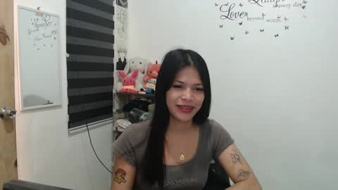 Snapshot of urpreciouspinayxxx chatting on December 30, 1:04 am hi im kim online show from December 30, 1:04 am