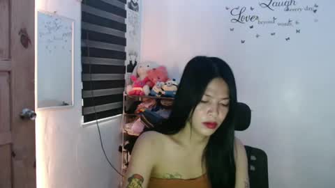 Snapshot of urpreciouspinayxxx chatting on February 13, 2:23 am hi im kim online show from February 13, 2:23 am