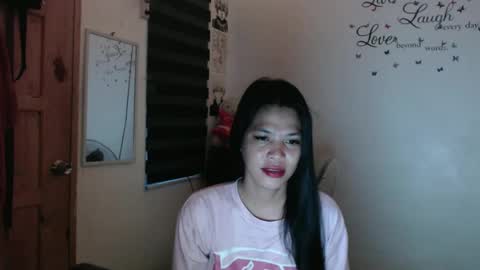 Snapshot of urpreciouspinayxxx chatting on March 2, 10:13 pm hi im kim online show from March 2, 10:13 pm