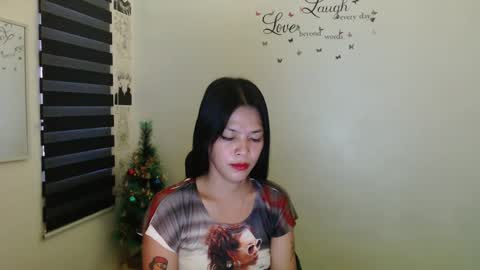 Snapshot of urpreciouspinayxxx chatting on December 15, 2:30 am hi im kim online show from December 15, 2:30 am