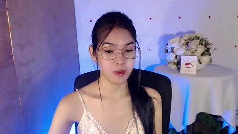 Snapshot of urpretty_nix chatting on February 27, 3:25 am Nix online show from February 27, 3:25 am