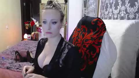 Snapshot of ursecrettreasure88 chatting on October 21, 11:25 am UrSecretTreasure88 online show from October 21, 11:25 am