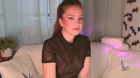 Snapshot of ursilvia1 chatting on October 6, 7:47 am Silvia online show from October 6, 7:47 am