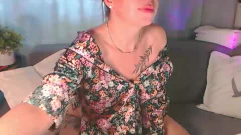 Snapshot of ursilvia1 chatting on October 10, 8:30 am Silvia online show from October 10, 8:30 am