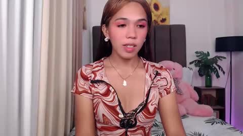 CHESCA online show from December 13, 1:33 pm